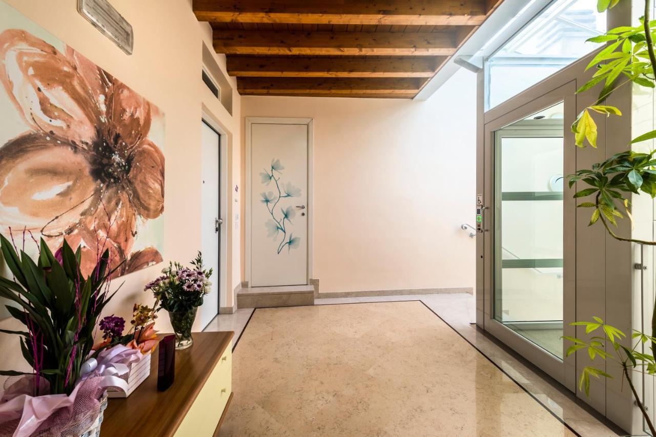 Aparthotel Flowers Desenzano del Garda
