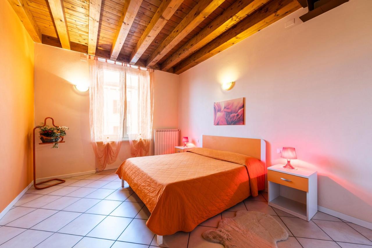 Flowers Apart-hotel Desenzano del Garda