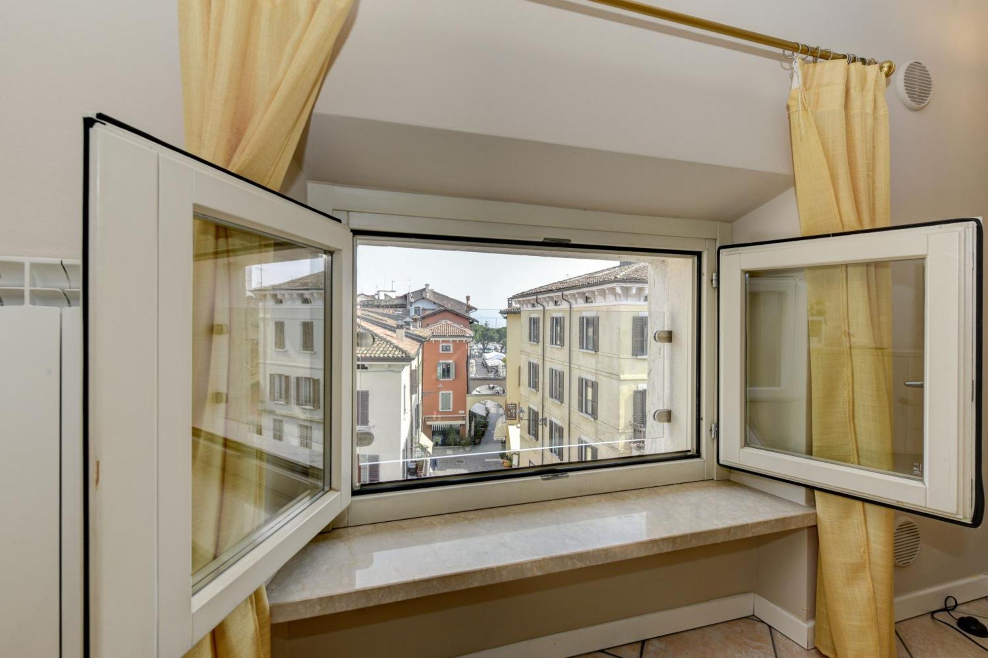 Flowers Apart-hotel 4*