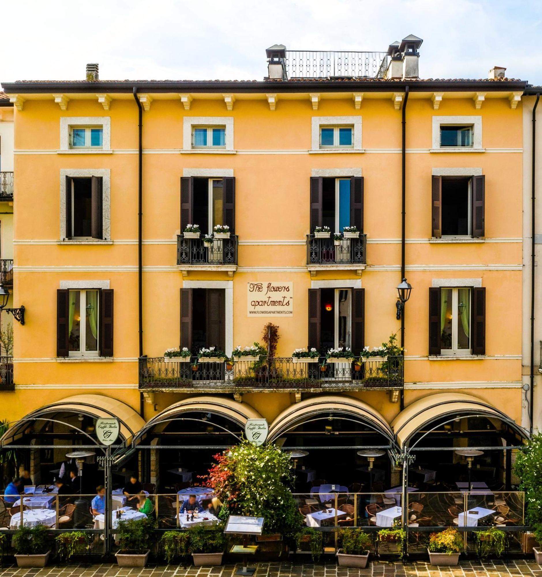 Aparthotel Flowers Desenzano del Garda