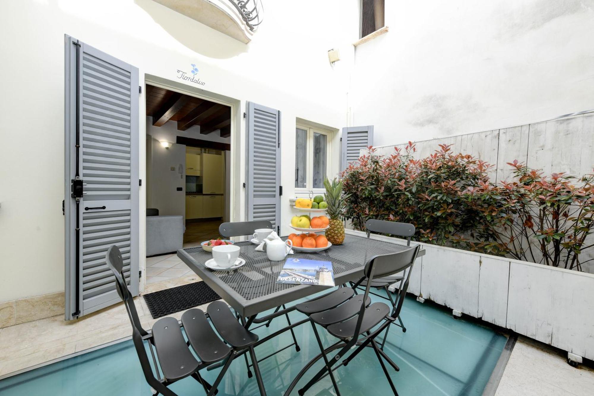 Aparthotel Flowers Desenzano del Garda